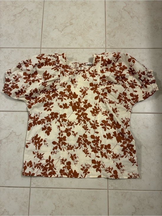 THML Tops - Women’s THML Puff-Sleeve Top - Cream with Floral